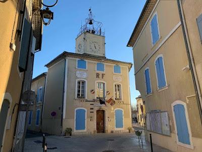 Carte postale de Caderousse et pensées professionnelles Carte postale de Caderousse et pensées professionnelles