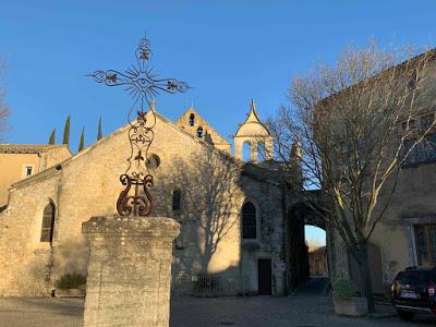 Carte postale de Caderousse et pensées professionnelles Carte postale de Caderousse et pensées professionnelles