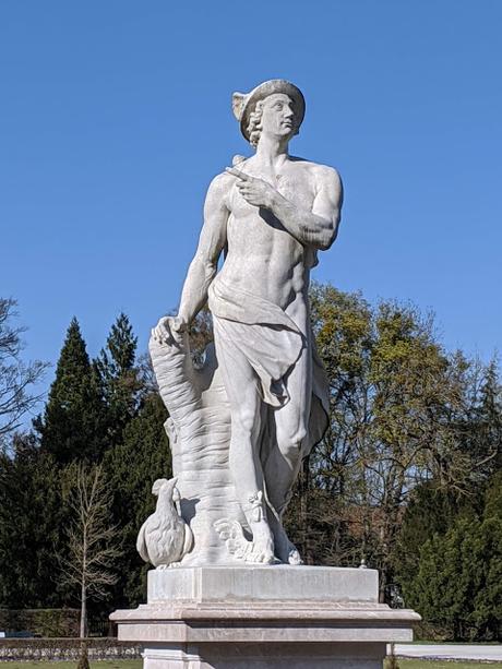 Sortie d'hibernation pour les statues du parc de Nymphenburg