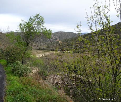 L'Aqueduc d'Ansignan et Restaurant Le Relais de Sceaury à Rasiguères L'Aqueduc d'Ansignan et Restaurant Le Relais de Sceaury à Rasiguères