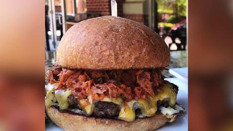 Bière artisanale – Burger Bach sert des hamburgers, des frites et des spécialités de bière
– Bière Bière artisanale – Burger Bach sert des hamburgers, des frites et des spécialités de bière
– Bière