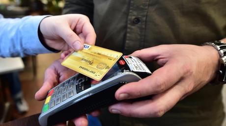 Le plafond des paiements sans contact pourrait passer à 50€ en France