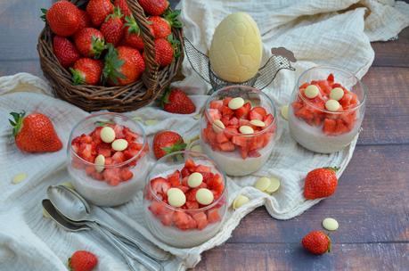 Panna cotta au chocolat blanc et aux fraises