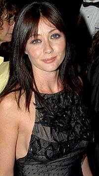 Shannen Doherty pose valises Beverly Hills…