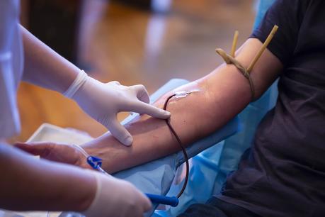 COVID-19 et dons de sang : Quel risque de virémie ?