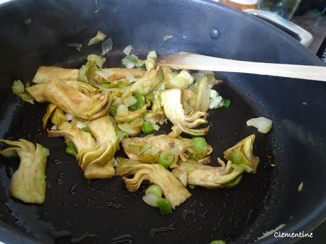 Fregola ai carciofi ragù di salsiccia - Fregola sarde aux artichauts et saucisse Fregola ai carciofi ragù di salsiccia - Fregola sarde aux artichauts et saucisse