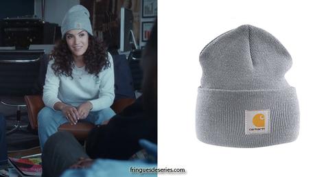 VALIDÉ : le bonnet gris d’Inès dans  l’épisode 3