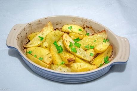 Greek potatoes – Pommes de terre à la grecque (au citron et à l’huile d’olive)