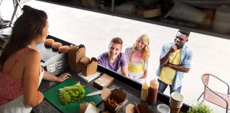 DINOVIA ACCOMPAGNE AUSSI VOTRE LANCEMENT EN VENTE À EMPORTER