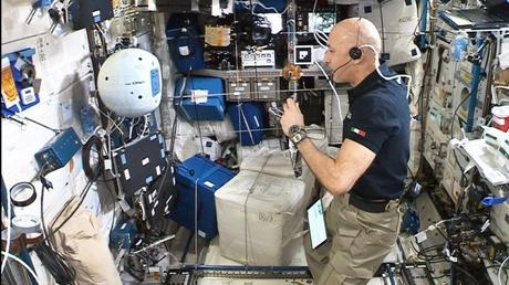CIMON-2 réussit son entrée dans l’ISS