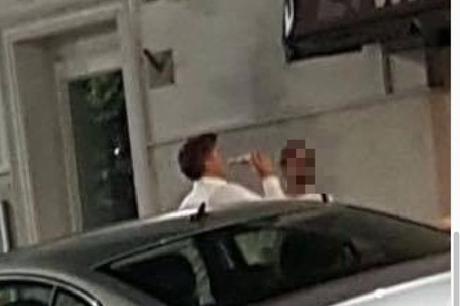 News bière – Le maire de Warrnambool condamné à une amende après avoir été photographié en train de boire de la bière en public, en violation des restrictions applicables aux coronavirus
– Bière News bière – Le maire de Warrnambool condamné à une amende après avoir été photographié en train de boire de la bière en public, en violation des restrictions applicables aux coronavirus
– Bière