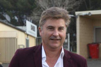 News bière – Le maire de Warrnambool condamné à une amende après avoir été photographié en train de boire de la bière en public, en violation des restrictions applicables aux coronavirus
– Bière News bière – Le maire de Warrnambool condamné à une amende après avoir été photographié en train de boire de la bière en public, en violation des restrictions applicables aux coronavirus
– Bière