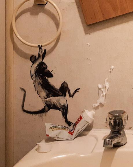 Confiné, Banksy revisite sa salle de bain Confiné, Banksy revisite sa salle de bain