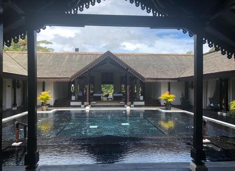 "Une journée dans la vie d 'une femme," Raquel flying and lady fashion addict ! "Une journée dans la vie d 'une femme," Raquel flying and lady fashion addict !