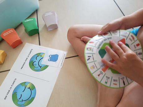 [EXPLORE THE UNIVERSE] Thème 5 : ECOLOGIE - JOUR DE LA TERRE Activités, documentaires, lectures