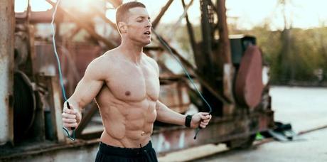 L'Échauffement est-il Important en Calisthenics ? calisthenics échauffement corde à sauter