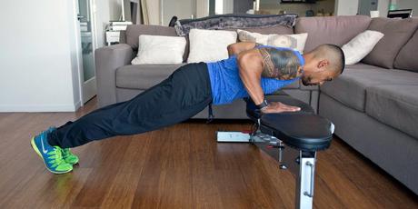 10 Raisons de Commencer le Calisthenics pompe-incliné-homme