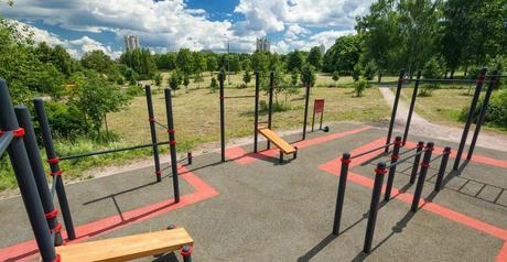 10 Raisons de Commencer le Calisthenics street-workout-parc
