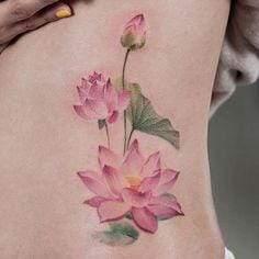 tatouage fleur de lotus couleur