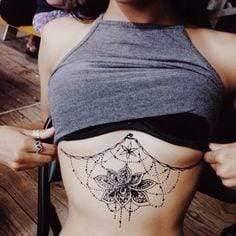 Tattoo Mandala Fleur de Lotus Underboob