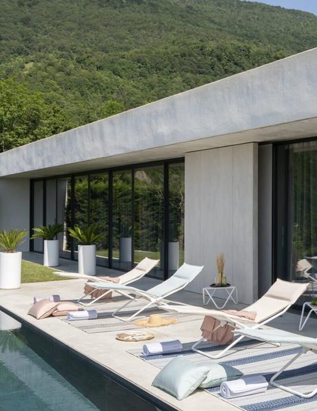 comment meubler salon de jardin made in France bord piscine bain de soleil chaise longue transat design conseil