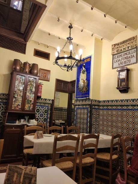 Où manger et dormir à Séville. Où manger et dormir à Séville.