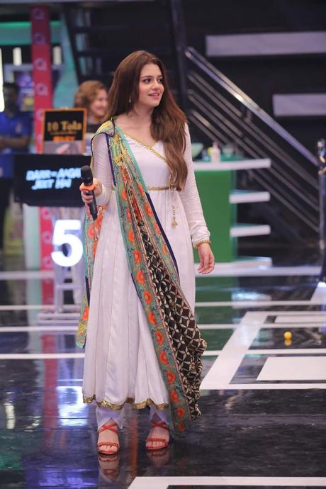 Beautiful couple Zara Noor and Asad Siddique in Jeeto Pakistan Ramzan Special