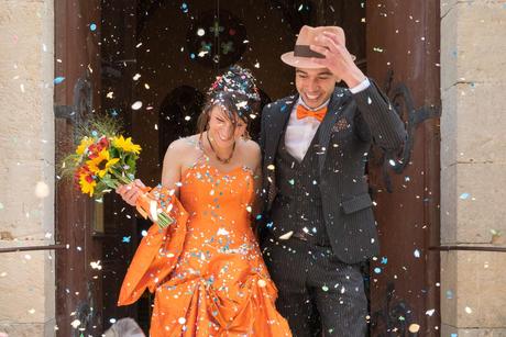 005_portrait_sortie-eglise-petales_mariage_studio-sud_165241_