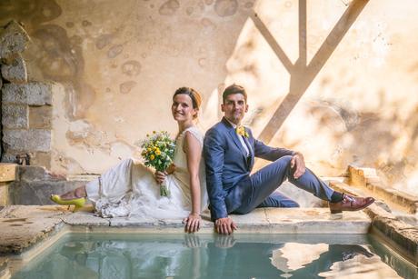 couple dans un lavoir à uzes