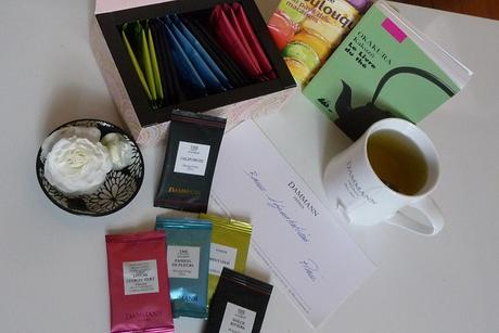 DES THES ET DEUX LIVRES...