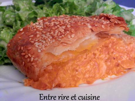 Feuilleté au blanc de poulet, carottes, sauce tomate Feuilleté au blanc de poulet, carottes, sauce tomate