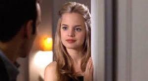 AMERICAN BEAUTY : ANALYSE DU SCÉNARIO Pour Lester, Angela est l'incarnation d'un rêve et lui donnera l'envie de retrouver celui qu'il était.