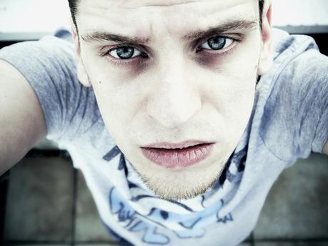 Ce qui explique l'apparition des cernes