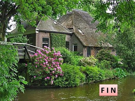 Pays Etranger - La  Hollande - Charmant Village sans route