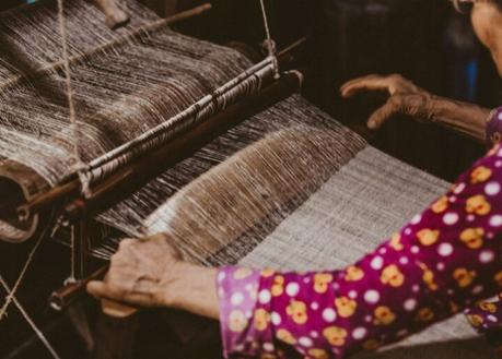 Vang Thi Mai et ses tisserands H’mongs