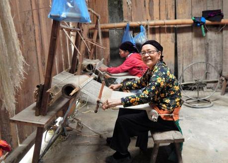 Vang Thi Mai et ses tisserands H’mongs