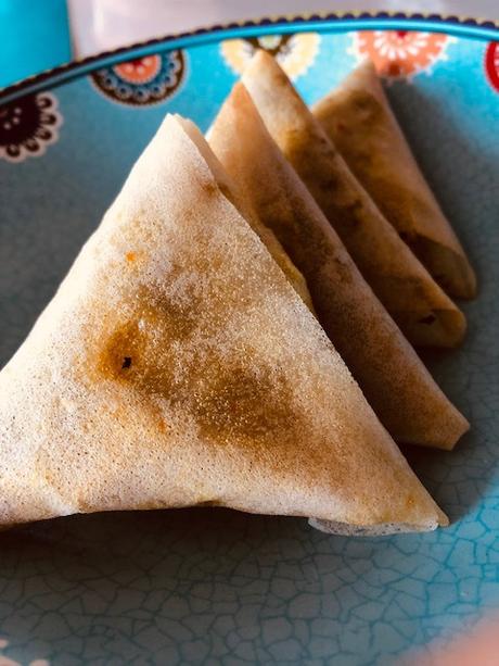 Journal de bord du confinement #51 Coronavirus – Samossas aux légumes au curry Journal de bord du confinement #51 Coronavirus – Samossas aux légumes au curry