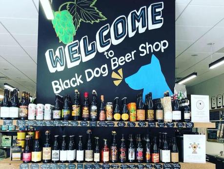 Bière artisanale – Un magasin de bière artisanale local voit ses ventes augmenter pendant la pandémie
 – Bière