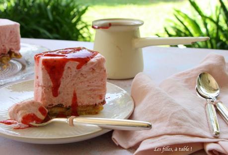 Gâteau nuage glacé aux fraises