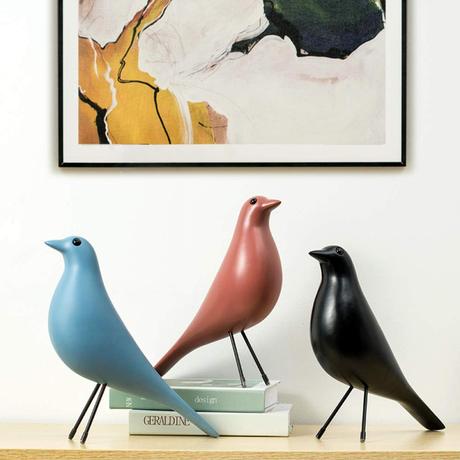L’oiseau dans la déco déco oiseau statuette corbeau bois noir bleu terracotta design - blog décoration - clem around the corner