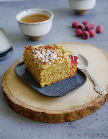 rhubarbe , framboises , yaourt , sucre de coco , épeautre , pâte d'amandes