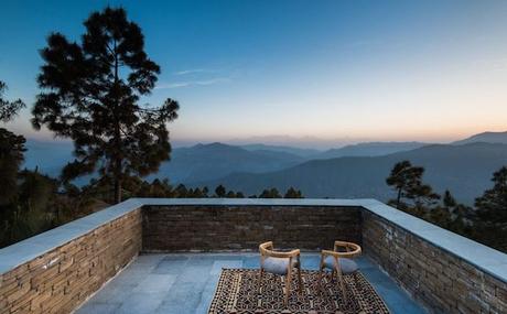 In-the-Heart-of-Nature-Kumaon-Hotel-the-Himalayas-01-1