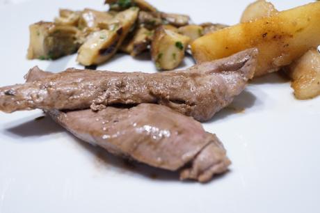 Journal de bord du confinement #56 Coronavirus – Aiguillettes de canard aux cèpes et aux poires, sauce aux banyuls