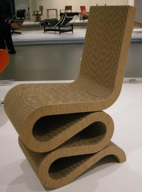Histoire du meuble: la Wiggle Side Chair de Gehry