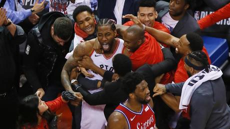 News bière – Le panier gagnant de Kawhi Leonard contre les 76ers, un an plus tard

 – Houblon