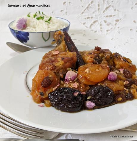Poulet au safran et fruits secs.