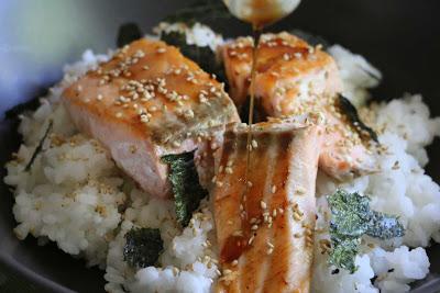 Riz japonais au saumon et aux algues séchées