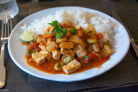 Rouge cocotte – Tofu en sauce épicée
