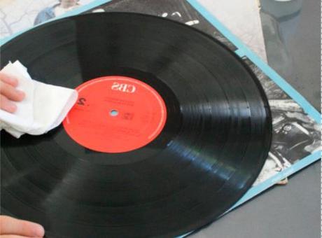 17/05/2020 – L’ASTUCE DU DIMANCHE… »Recycler son vieux vinyle en corbeille » (Cliquer pour voir la suite…)