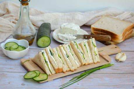 Club sandwiches concombre / fromage ail fines herbes